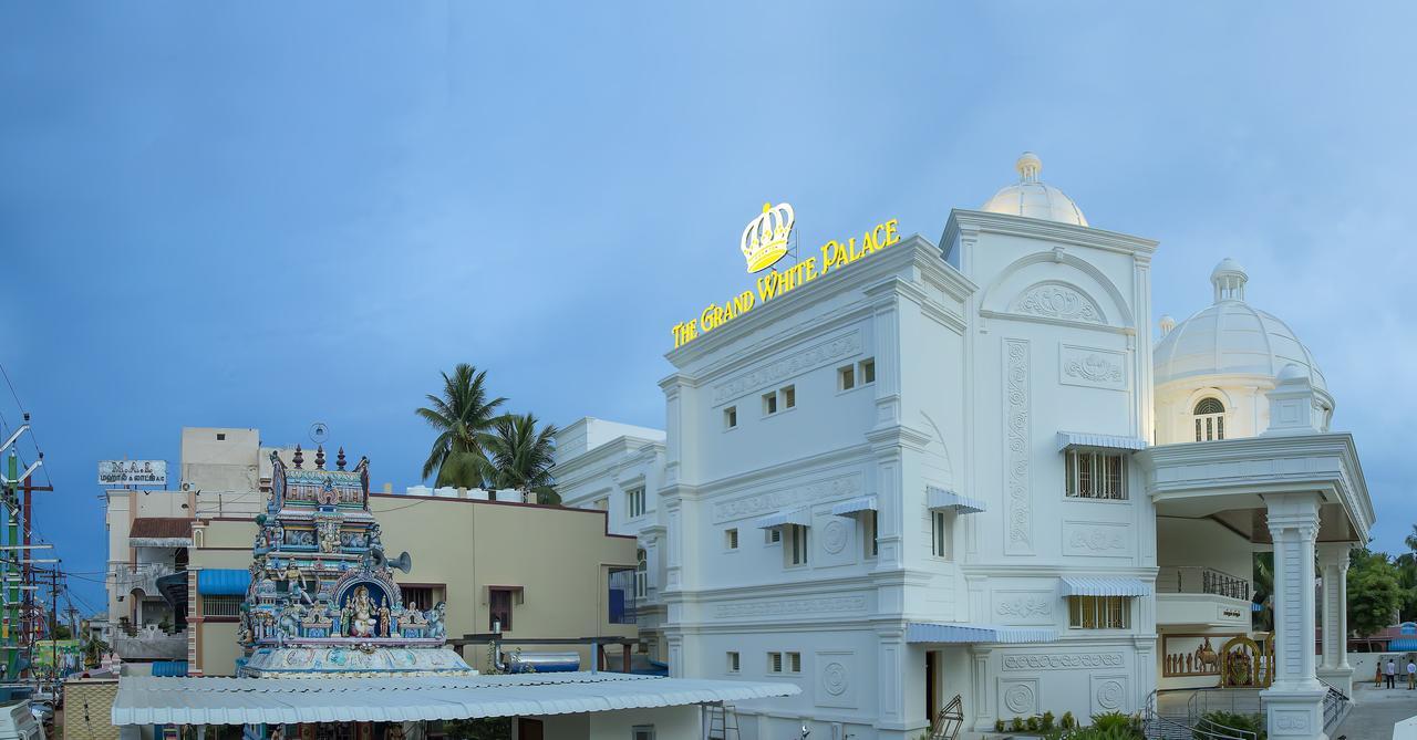 The Grand White Palace Hotell Mayiladuthurai Exteriör bild